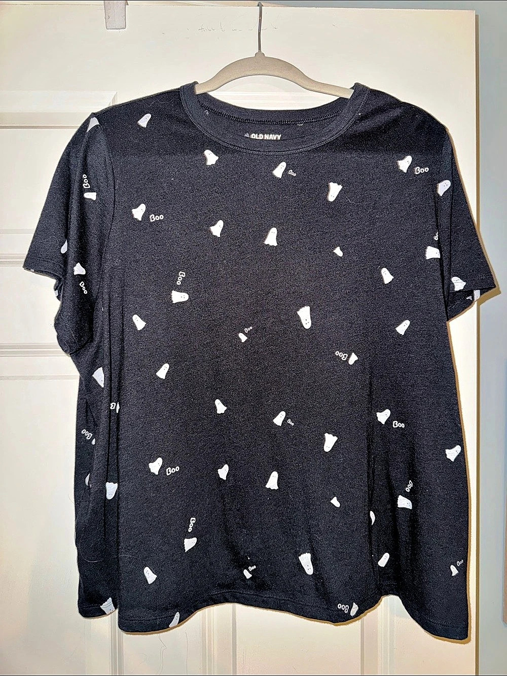 Old Navy Printed Tee in Black & White Ghost print